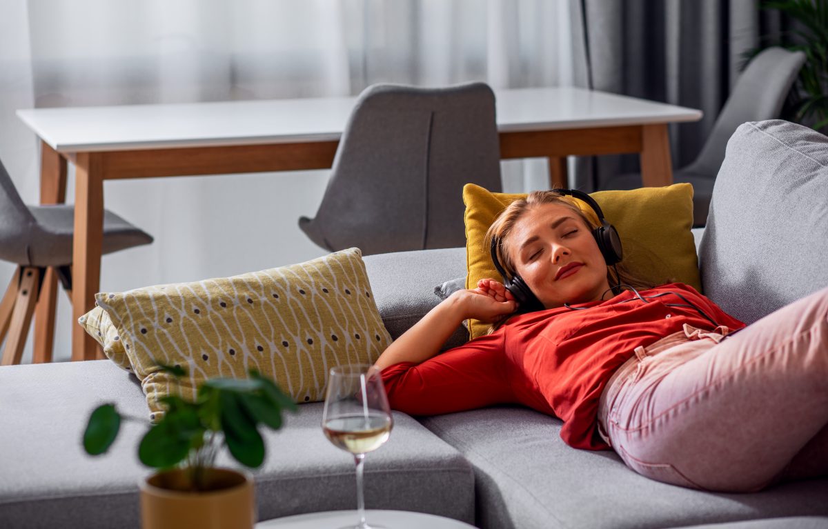 Promotes relaxation without drowsiness