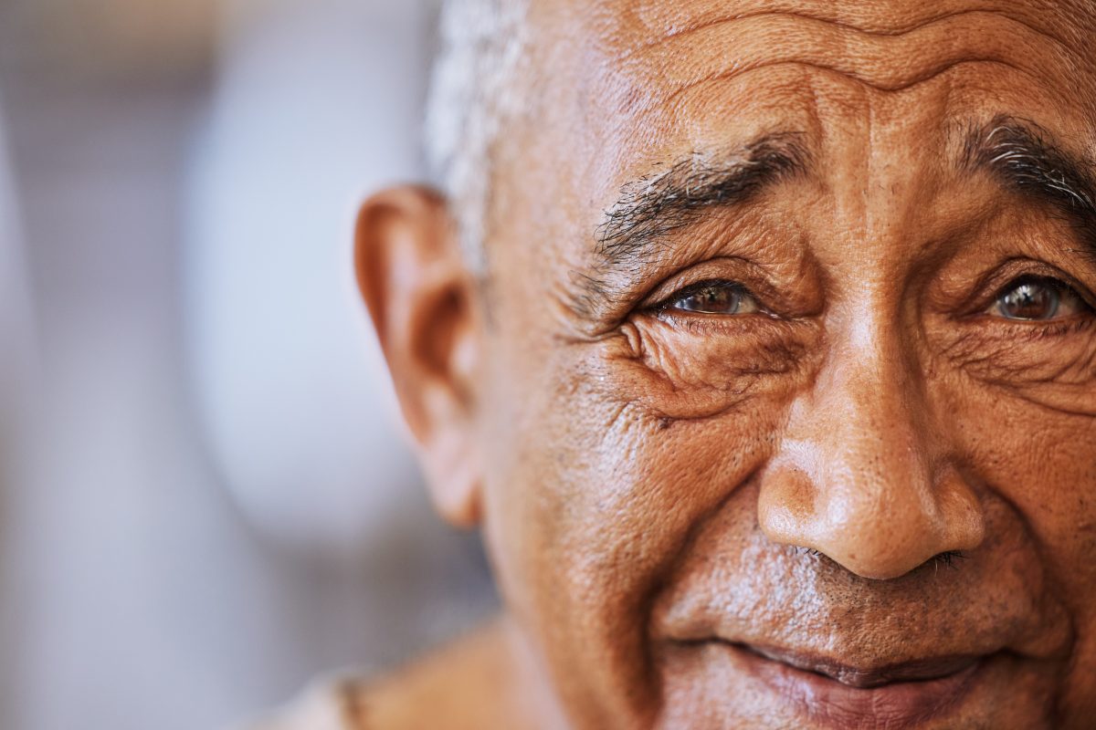 how does aging affect the eye